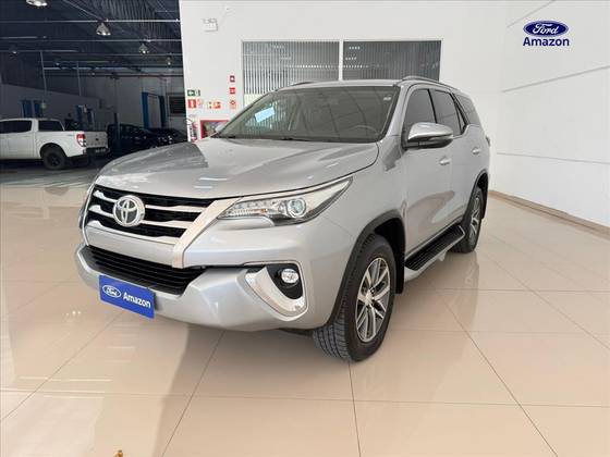 TOYOTA HILUX SW4 2.8 SRX 4X4 16V TURBO INTERCOOLER DIESEL 4P AUTOMÁTICO